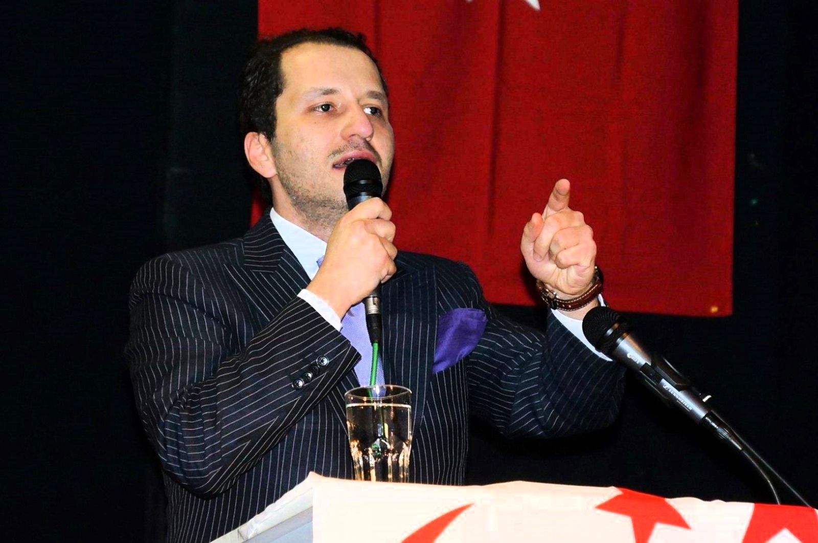 Fatih Erbakan'dan  Macron'a sert tepki:  Kimlere hizmet ettiğini çok iyi biliyoruz!