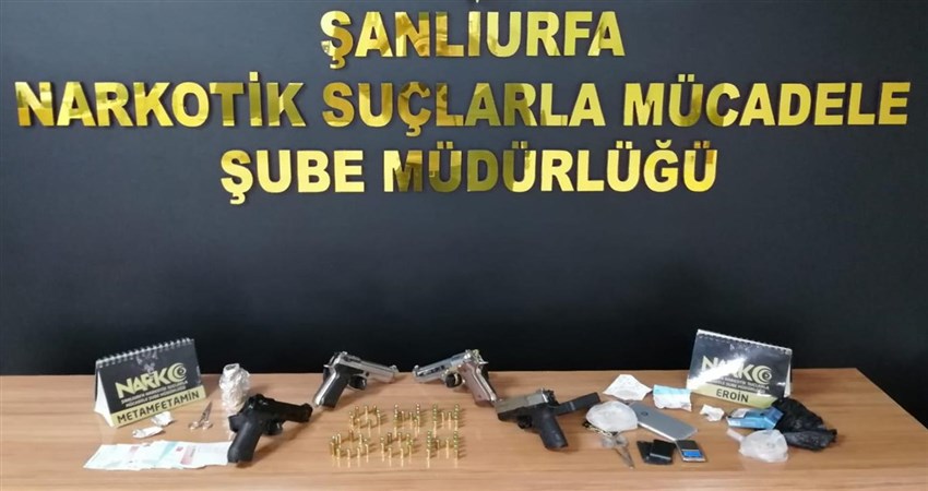Cep Telefonu İçerisine Gizlenmiş Eroin Maddesi Bulundu !!!
