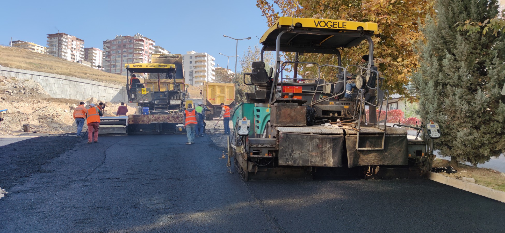 Büyükşehir Ürettiği Asfaltı Yollarla Buluşturuyor !