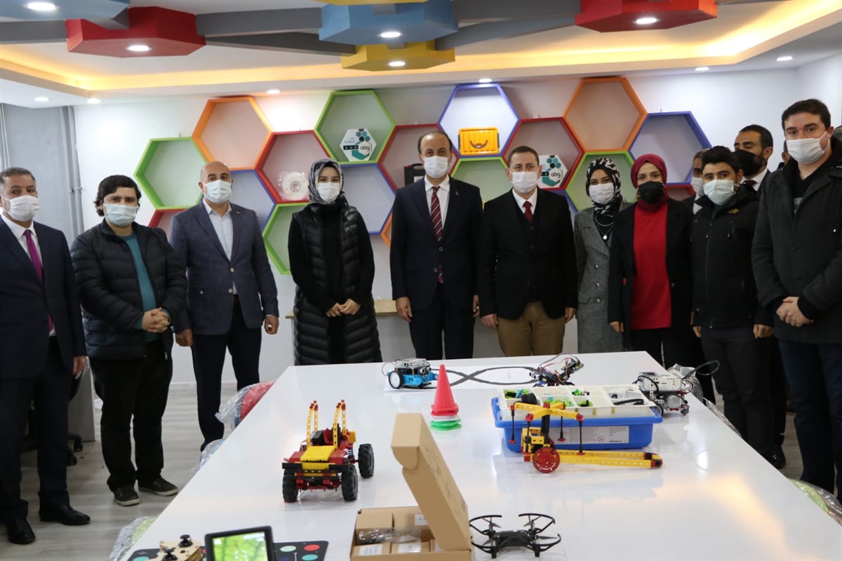Vali Erin, Viranşehir STEM Akademisini Ziyaret Etti