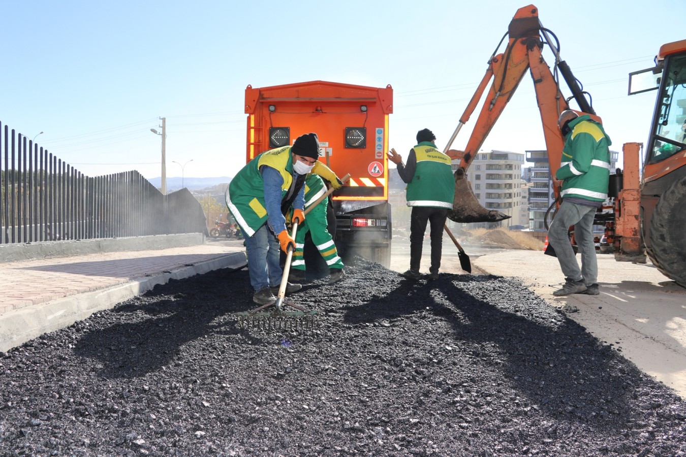Karaköprü Belediyesi Yama çalışmalarına Başladı !!!