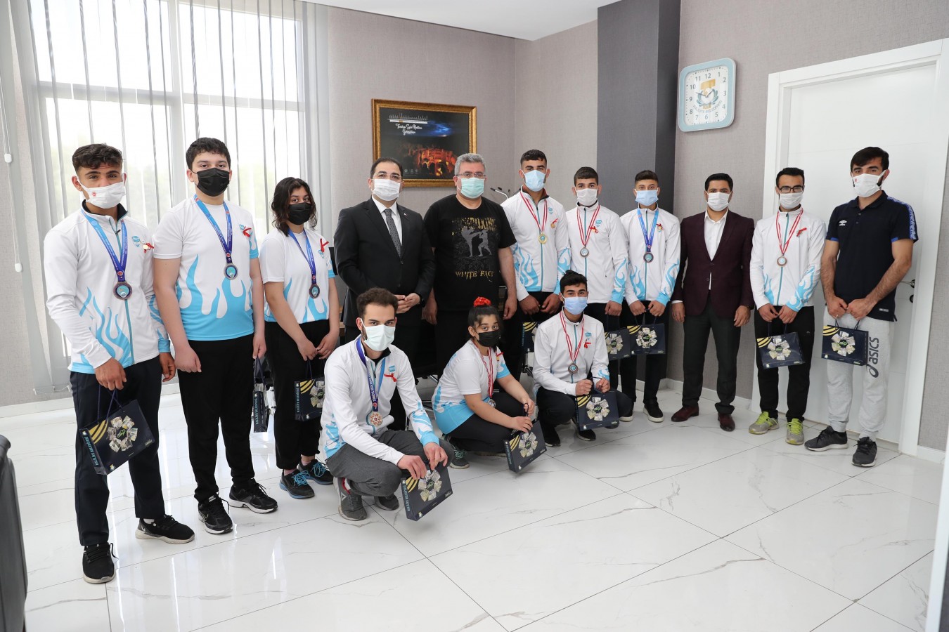 Başkan Canpolat Şampiyanları Unutmadı