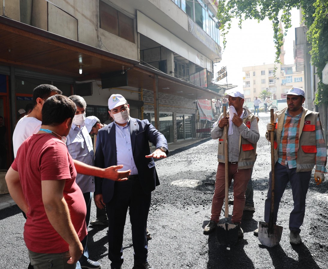 Haliliye Belediyesi İlçe Merkezinde Asfalt Çalışmalarını Sürdürüyor