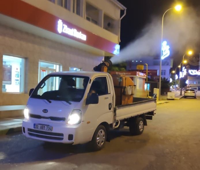 Bozova Belediyesi İlaçlama Çalışmalarını Başladı