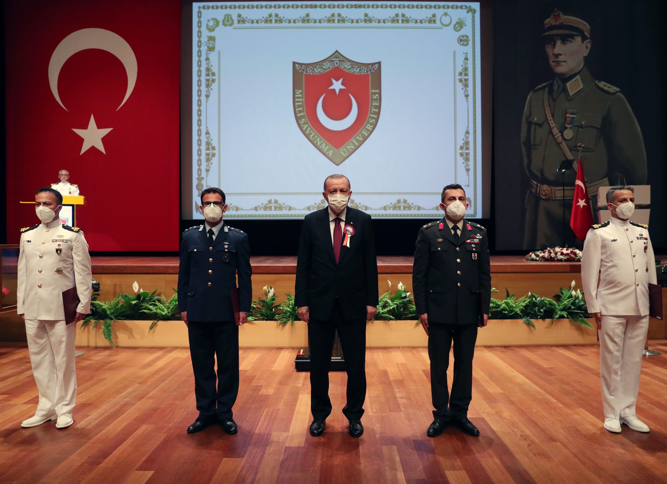 Cumhurbaşkanı Erdoğan: “Türkiye’nin savunma sanayi teknolojilerinde katettiği mesafe, tüm dünyanın örnek aldığı bir başarı hikayesidir”