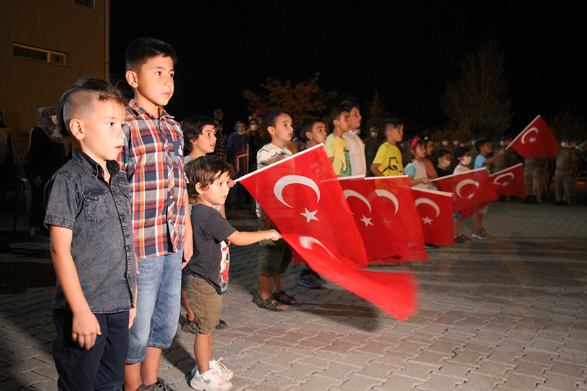 Afrin'den Dönen Jandarma Özel Harekata Sevgi Seli