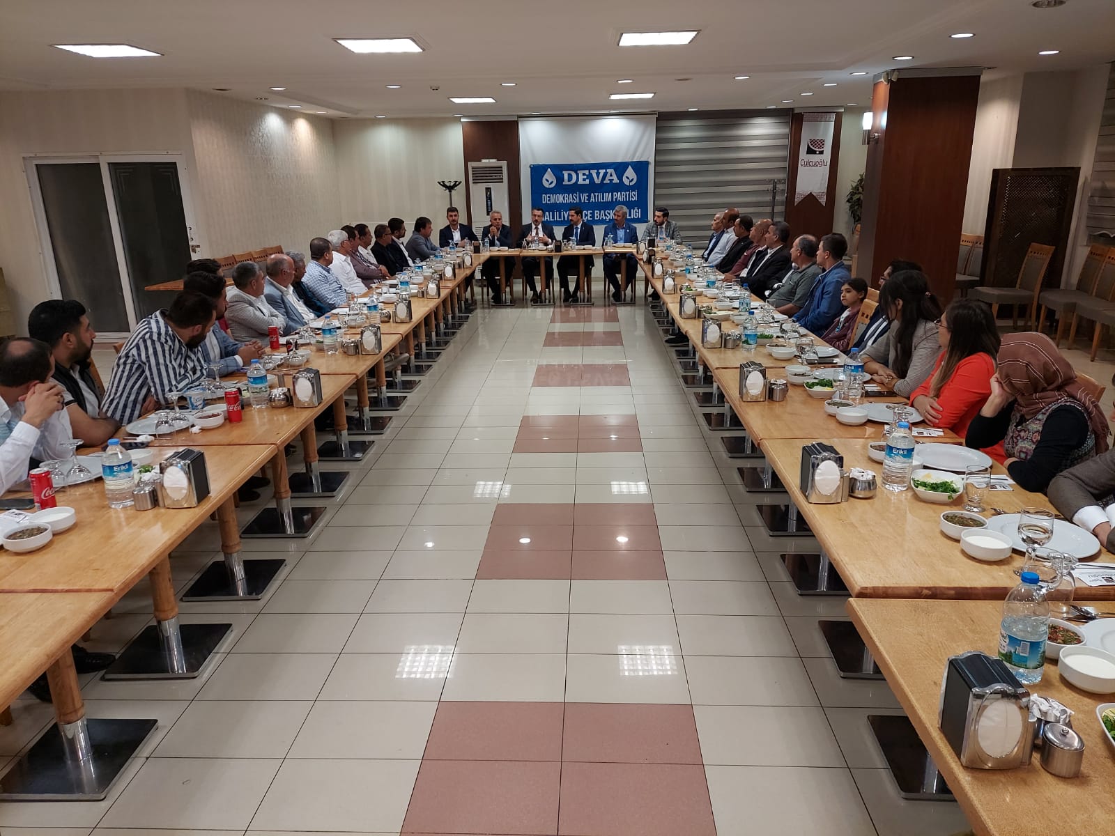 Şanlıurfa Deva Partisi Muhtarlarla ile Bir Araya Geldi