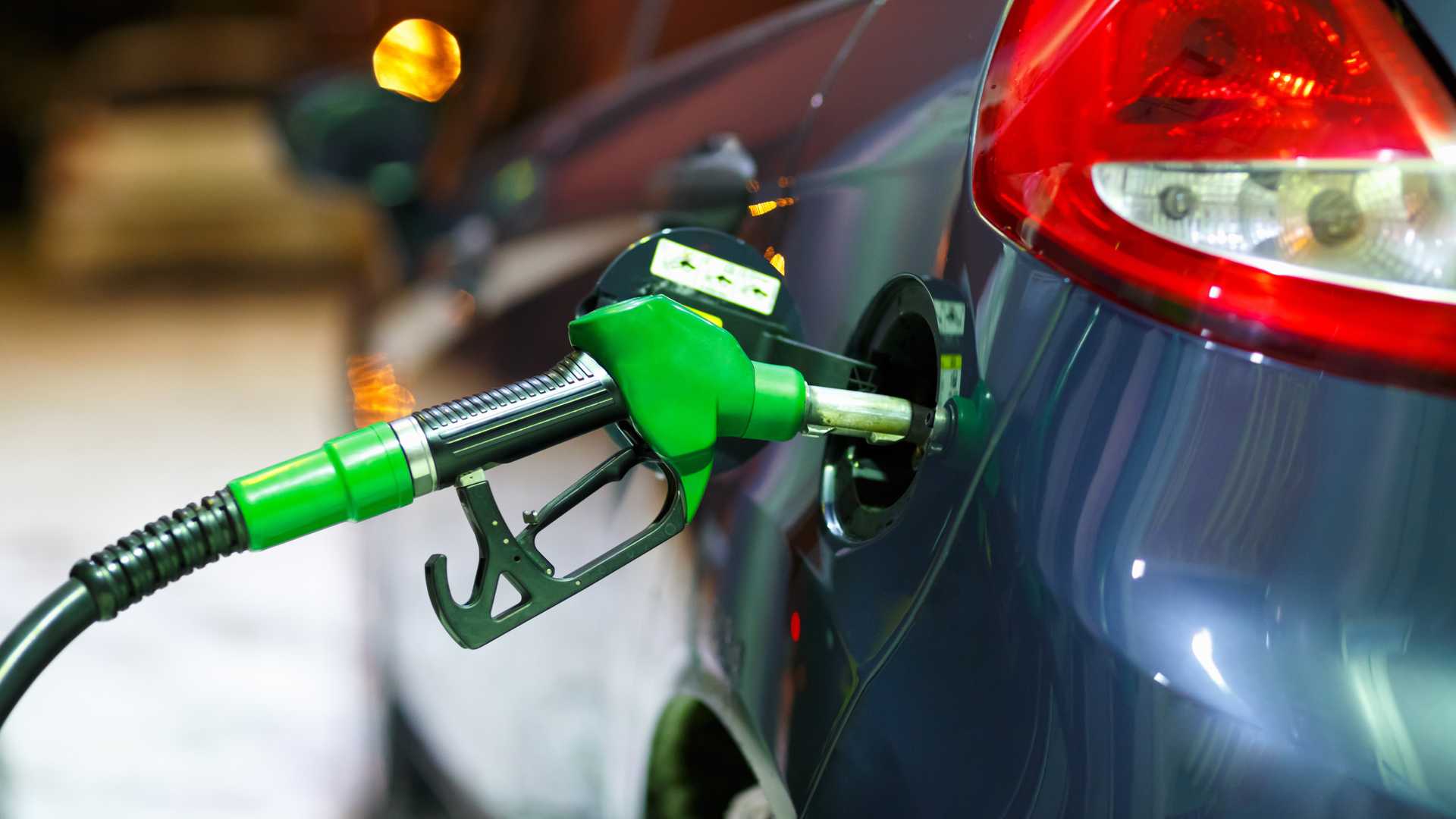 Benzine 44 Kuruş Zam Geliyor