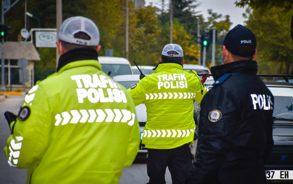 Ülke Genelinde Eş Zamanlı Uygulama Gerçekleştirildi 859 Kişi Gözaltına Alındı