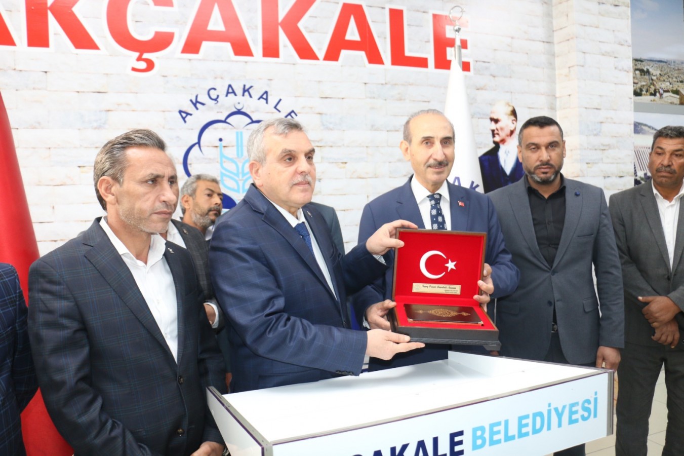 Başkan Beyazgül, Çalışmalarından Dolayı Yalçınkaya'yı Takdir Etti