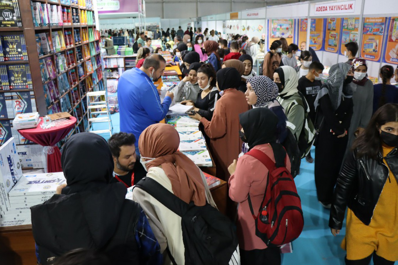 Şanlıurfa’da Kitap Fuarına Yoğun İlgi (Video)