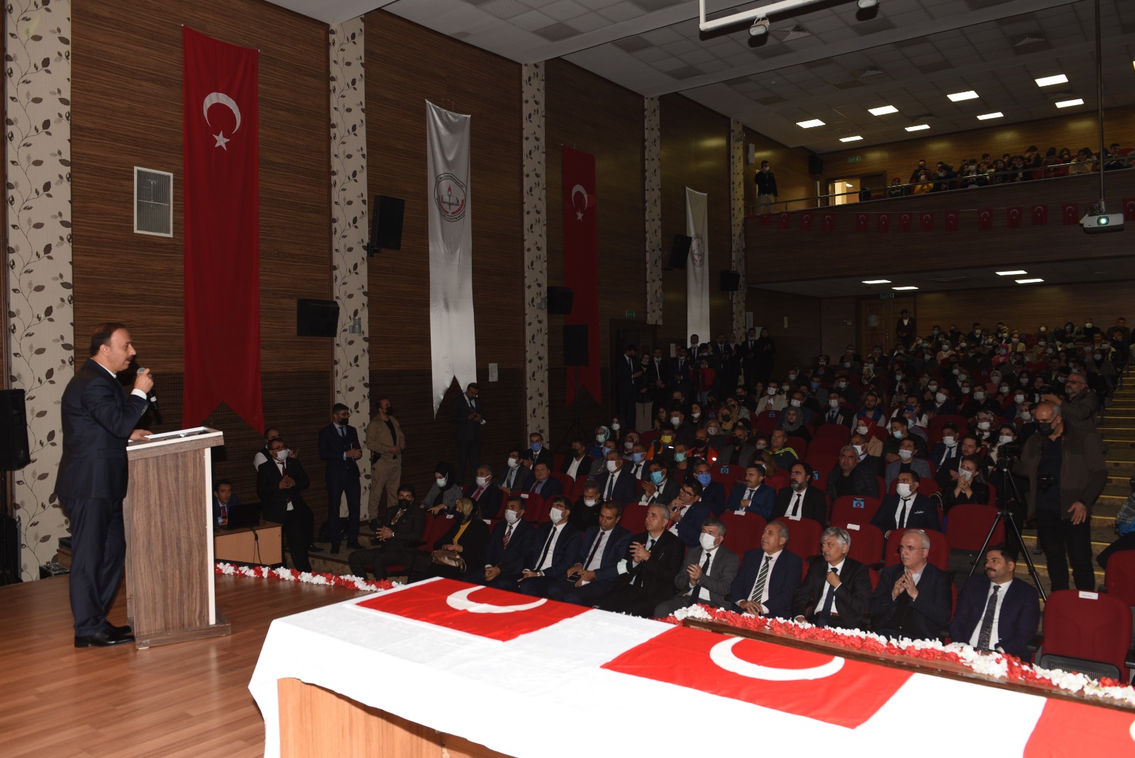 Vali Erin: "Nitelikli ve Kaliteli Bir Eğitim Süreciyle Tanışmaya İhtiyacımız Var"