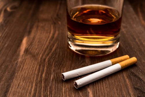 Sigara Ve Alkol Tiryakilerine Kötü Haber