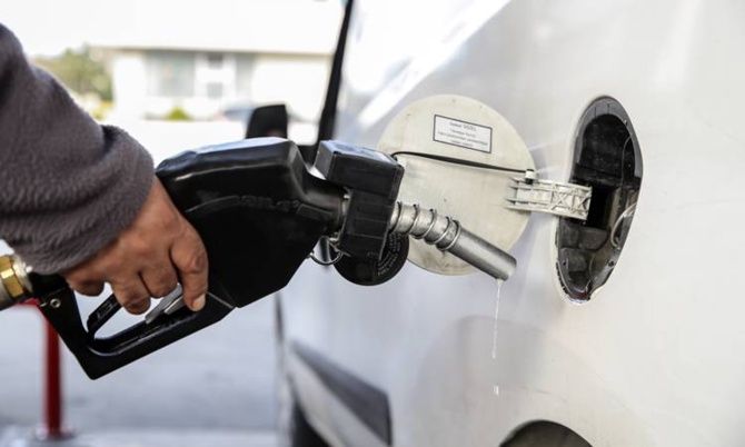 Günümüz Zamsız Geçmiyor, Yine Benzine ve Motorine Zam Geliyor