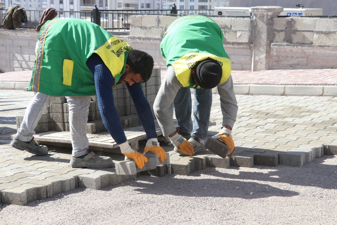 Karaköprü Belediyesi üst yapı çalışmalarına devam ediyor