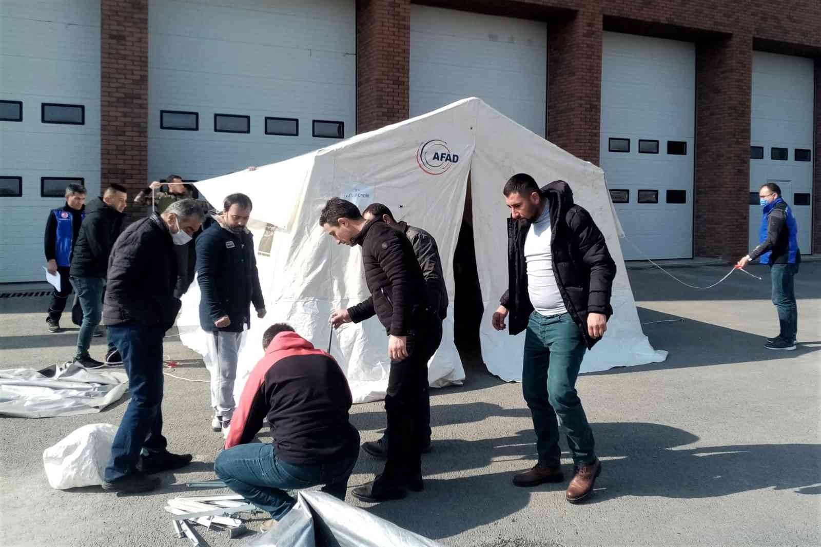 Jandarma Personeline ve Güvenlik Korucularına Çadır Kurma Eğitimi Verildi