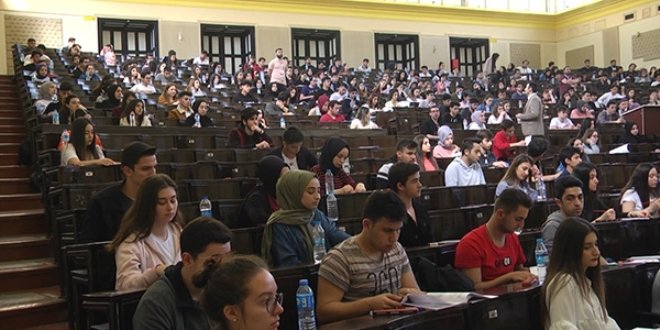 Üniversiteye girişte baraj puanı kaldırıldı !