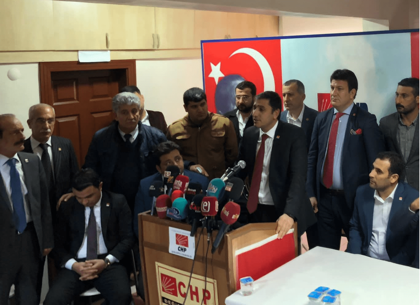 Karadağ, görevi devir aldı