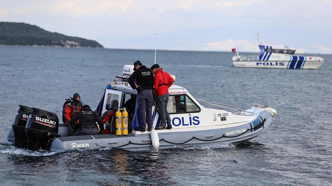 Su altı güvenliği polis kurbağa adamlara emanet (Video)