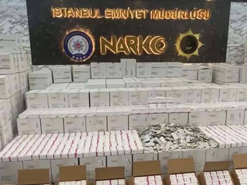 Matbaa ve ecza deposundan 831 bin uyuşturucu hap çıktı