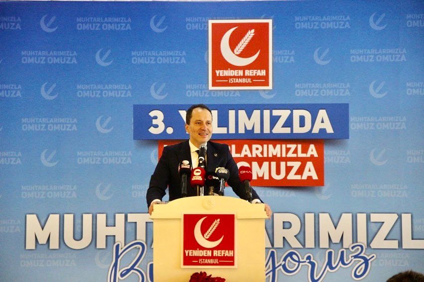 Erbakan, muhtarlar ile bir araya geldi