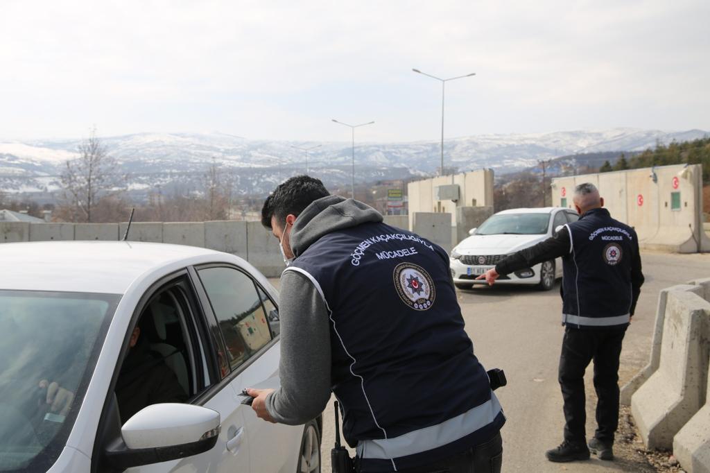 Düzensiz göç ile mücadele sürüyor