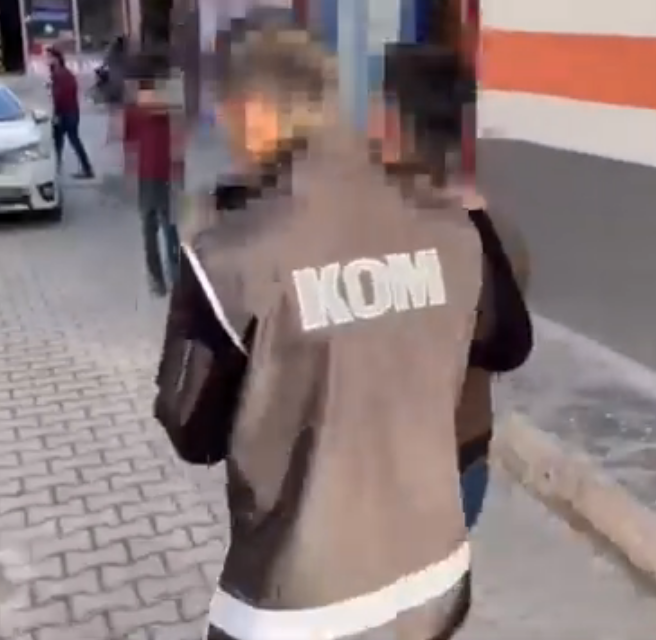 Viranşehir'de yapılan operasyonda 158 adet kaçak telefona el konuldu