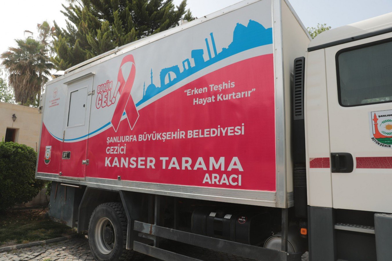 Sağlık müdürlüğüne mamografi cihazı hibe edildi