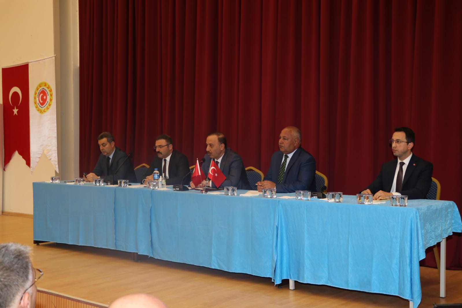 Vali Abdullah Erin’in Ceylanpınar’da muhtarlarla buluştu
