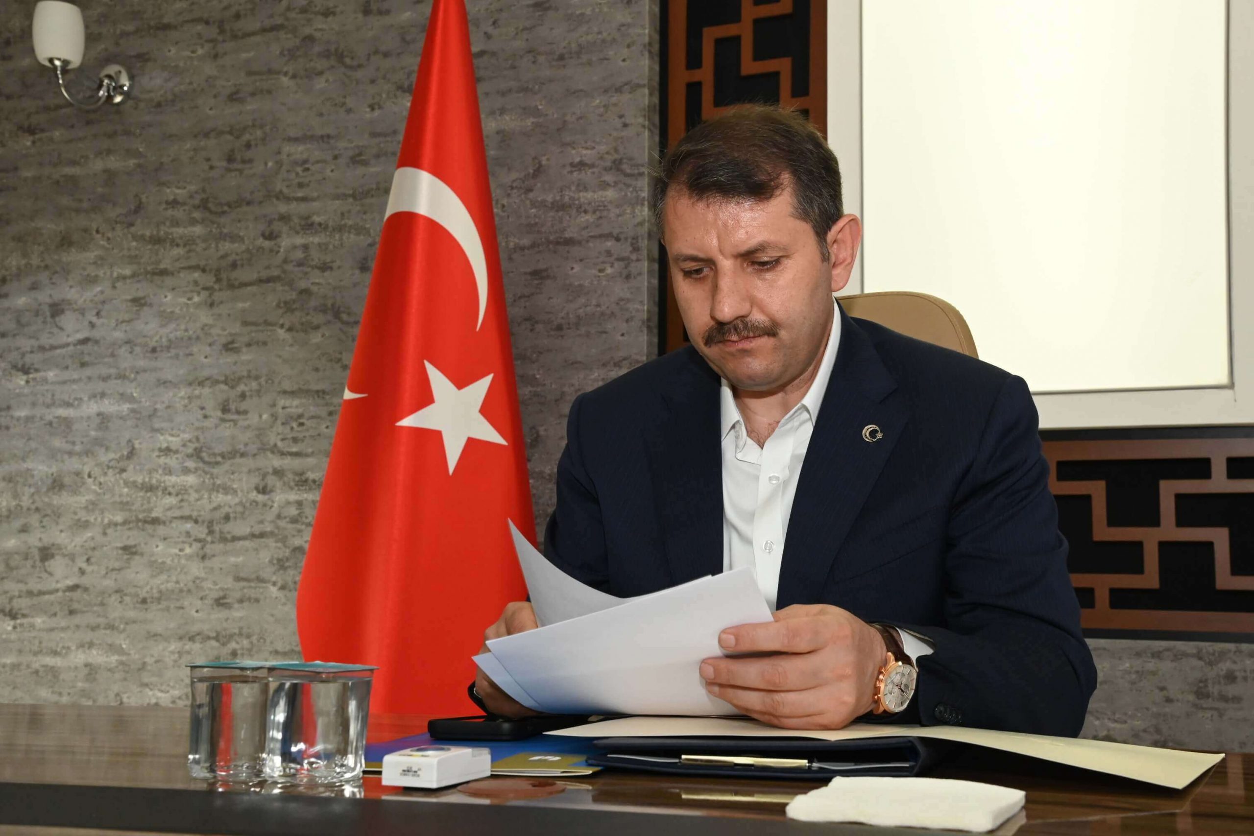 Vali Ayhan: Ekonomi olmazsa olmazımdır
