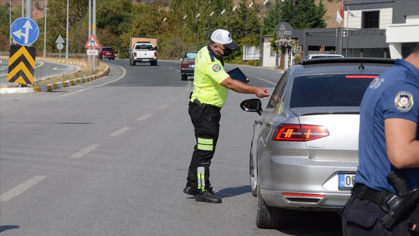 Ülke genelinde 558 araç trafikten men edildi