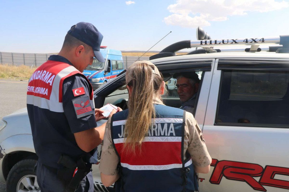 Tüm illerde eş zamanlı huzur operasyonu gerçekleştirildi