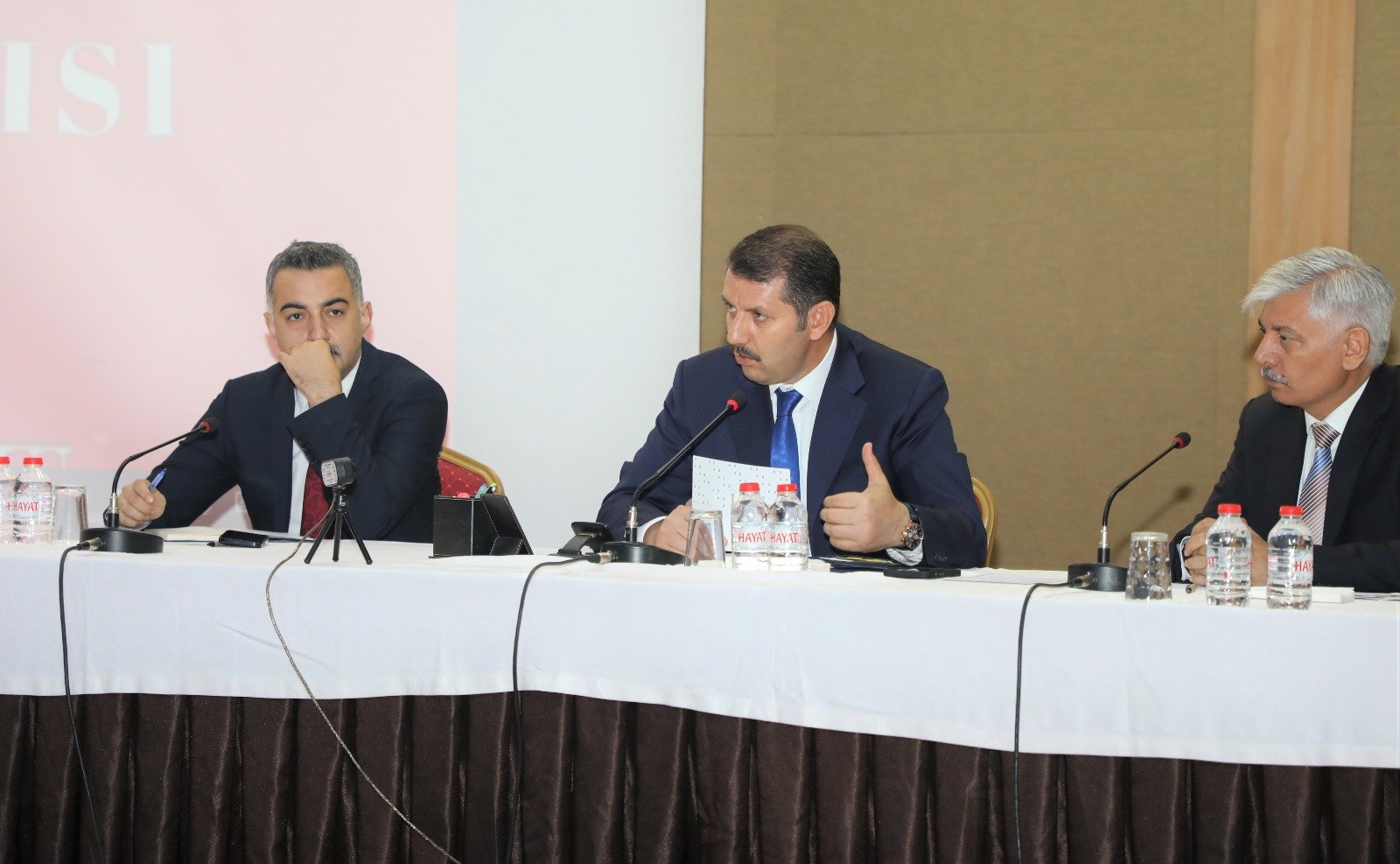 Vali Ayhan, yeni dönem eğitim değerlendirme toplantısı gerçekleştirildi