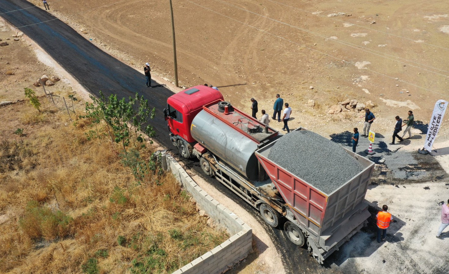 Başkan Canpolat'ın sözünü verdiği asfalt atağı etap etap sürüyor