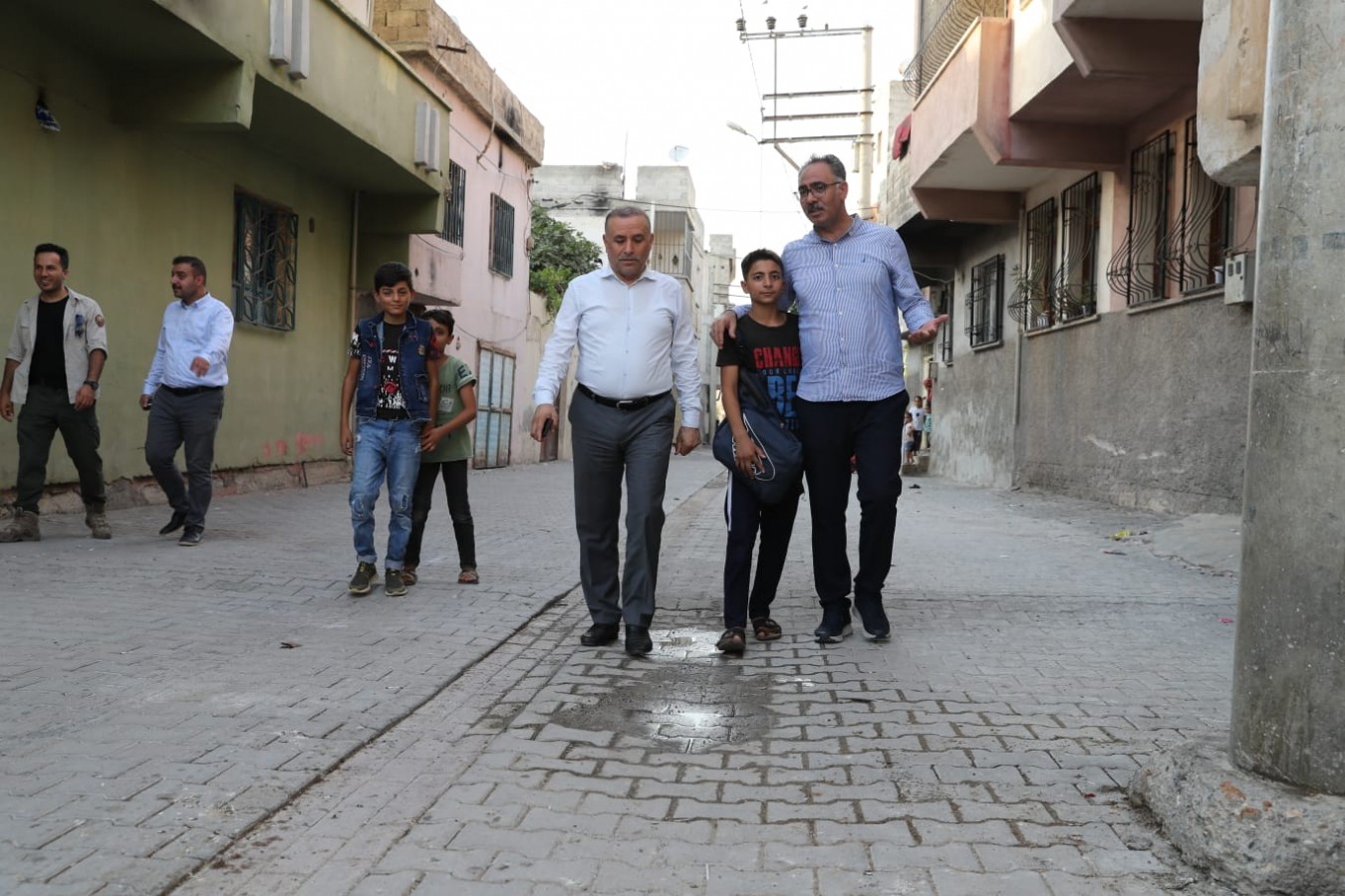 Girmedik sokak, çalmadık kapı bırakmıyor