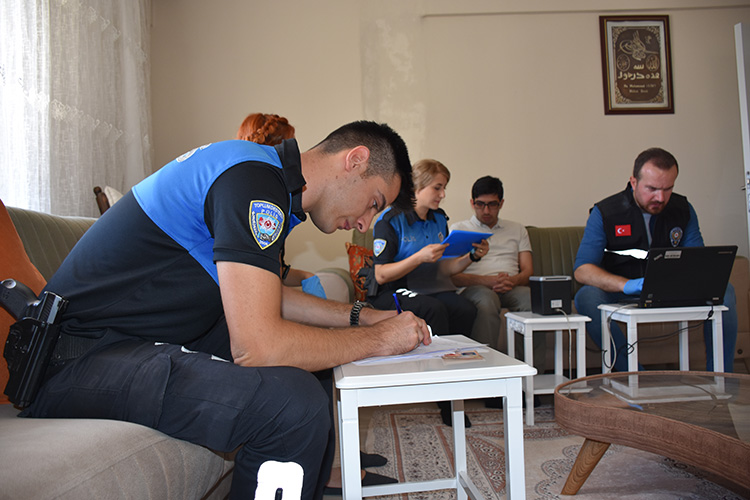 Pusulam Polis hayata geçti