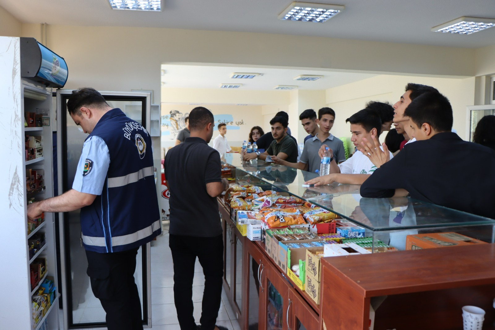 Büyükşehir Zabıta'dan okul kantinlerinde denetim