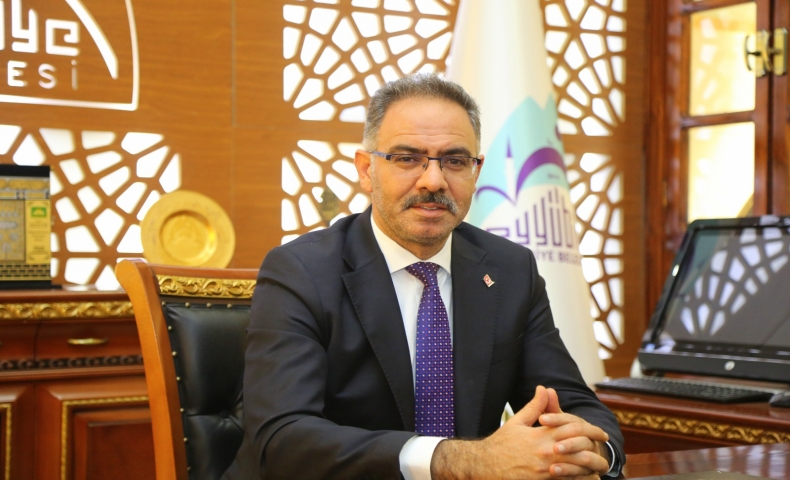 Başkan Kuş: Peygamberimizi sevmek onu ahlakının yaşamakla olur