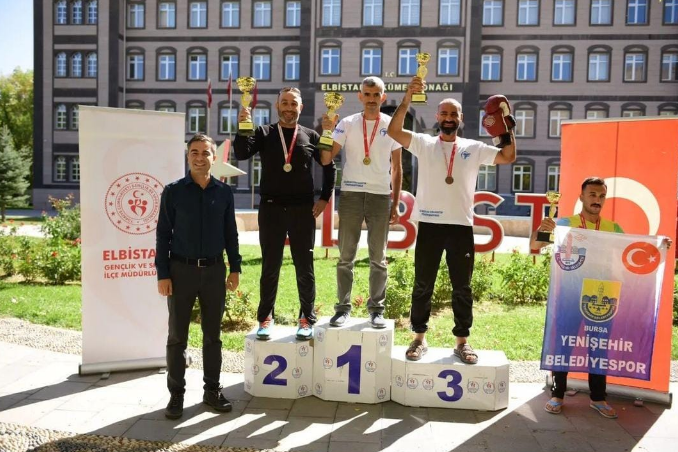 Sahipsiz Urfalı Sporcu girdiği maratonda 3.üncü oldu
