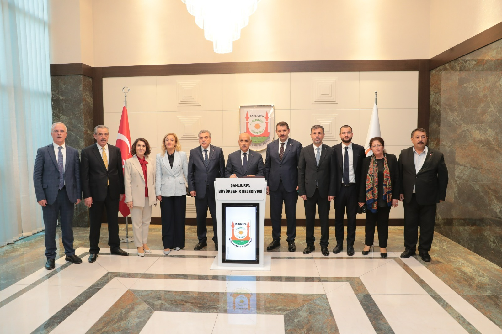 Bakan Kirişçi'den Büyükşehir Belediyesine ziyaret