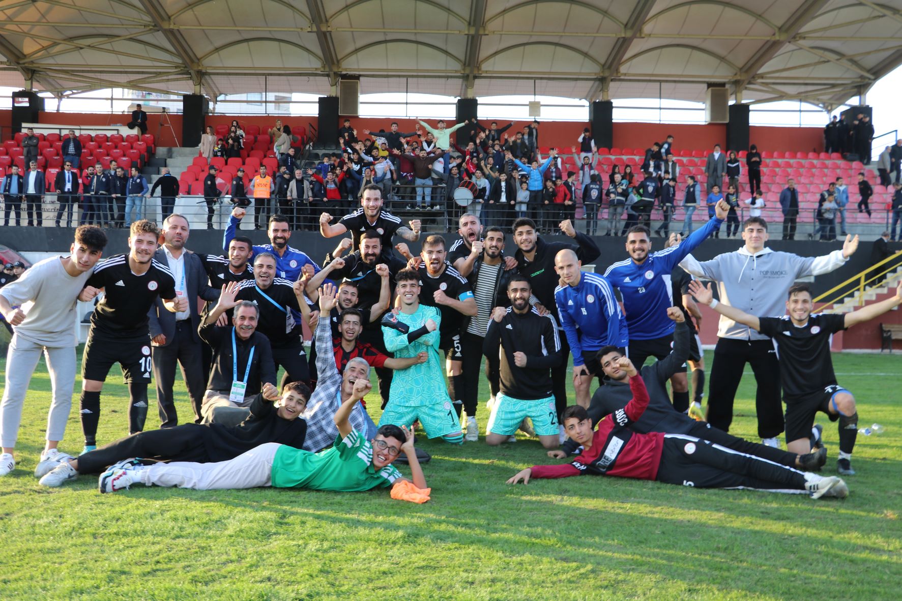 Karaköprü Belediyespor lideri devirdi