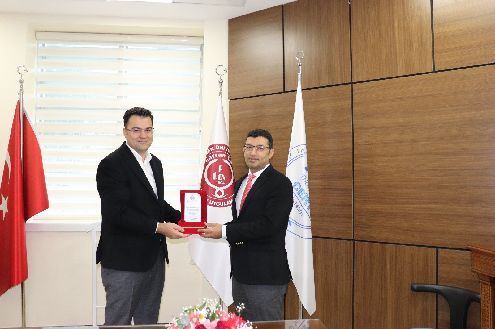 Başhekim Güzelçiçek görevini devretti