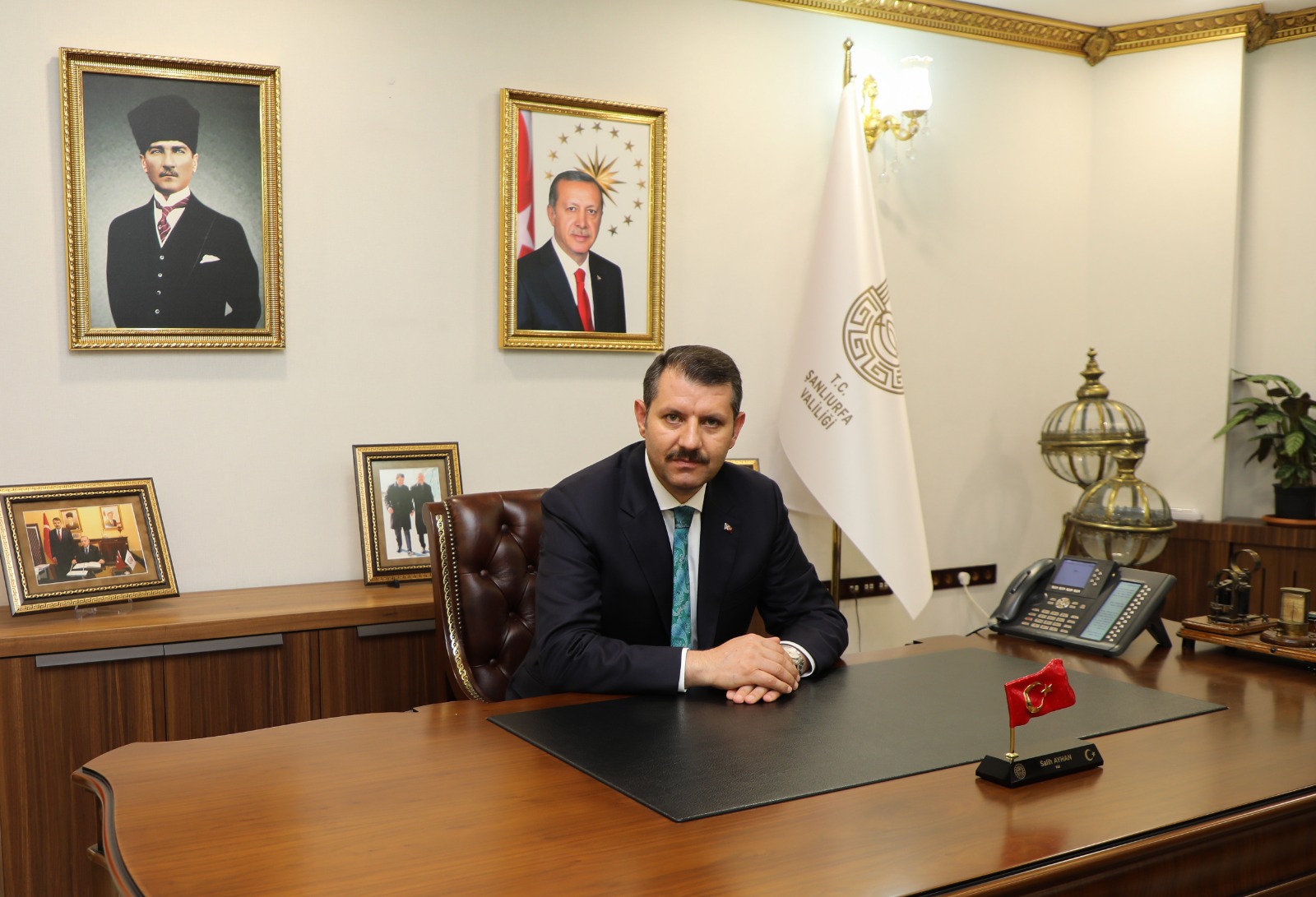  Vali Ayhan'dan Öğretmenler Günü mesajı