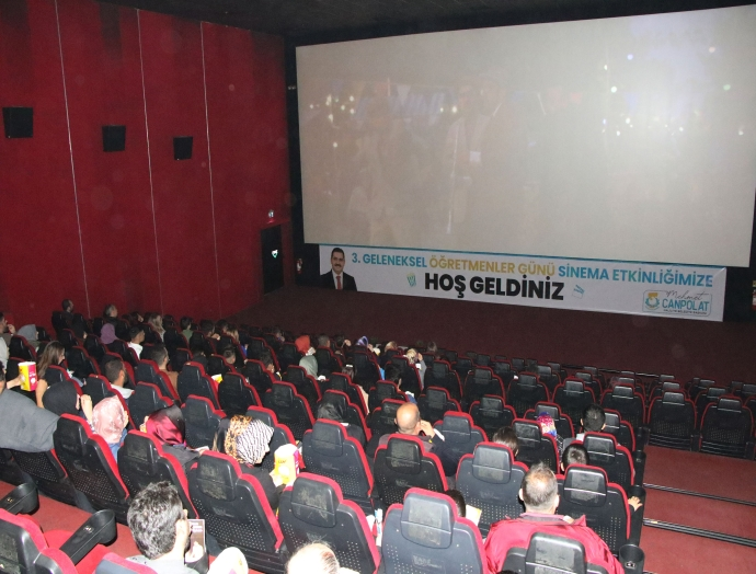 Haliliye Belediyesinde Öğretmenlere sinema etkinliği