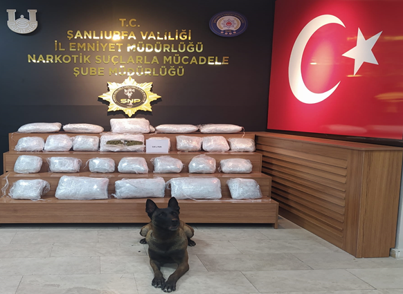 Urfa’da durdurulan bir araçta 21 kilo 550 gram uyuşturucu madde çıktı