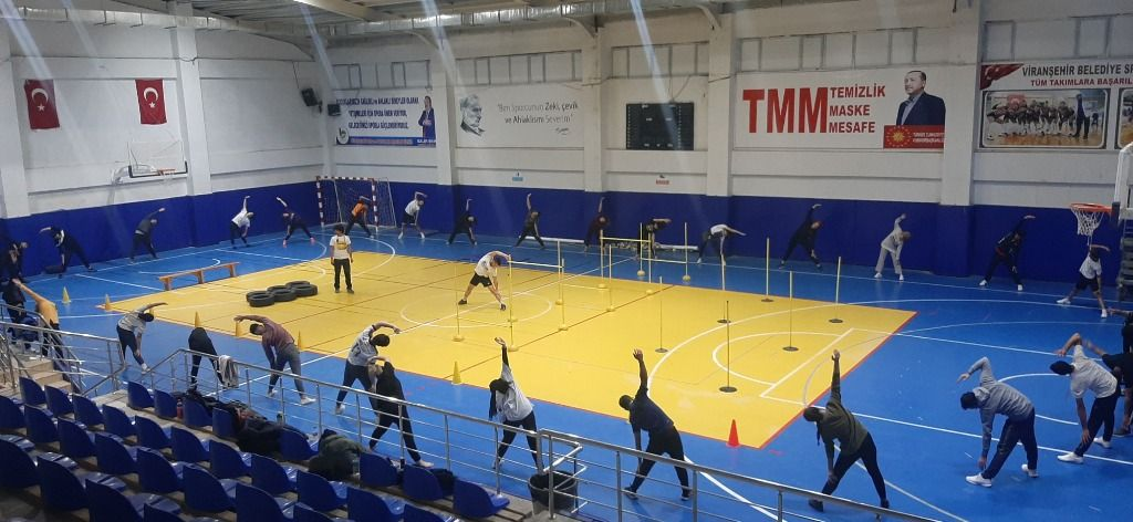Viranşehir Belediyesi gençlere desteklerini sürdürüyor