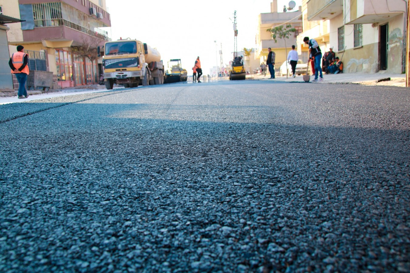Akçakale'de tüm yollar asfaltlanıyor