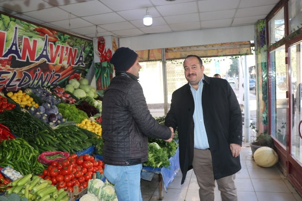 Başkan Ekinci yeni yılın ilk ziyaretlerini esnaflara yaptı