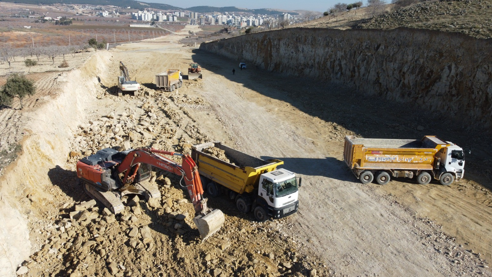 Büyükşehir'den ulaşıma kalıcı çözümler