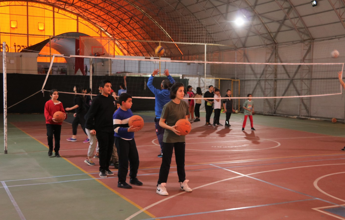 Karaköprü'de gençler zamanını sporla değerlendiriyor